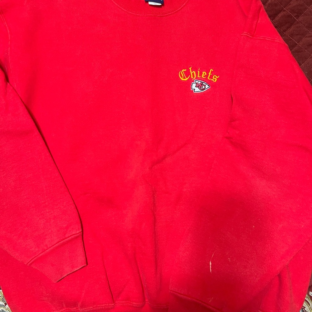 Kansas City Chiefs Sweatshirt with embroidered logo / minor stain on sleeve